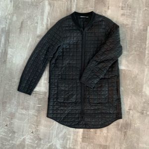 Athleta lightweight puffer jacket